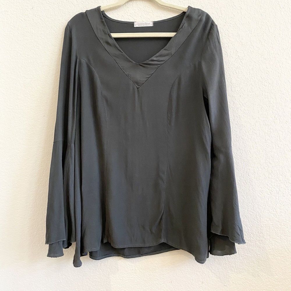 Cobblestone Italy Women's Gray Blouse‎ Casual Top Medium 3/4 Bell Sleeve V Neck